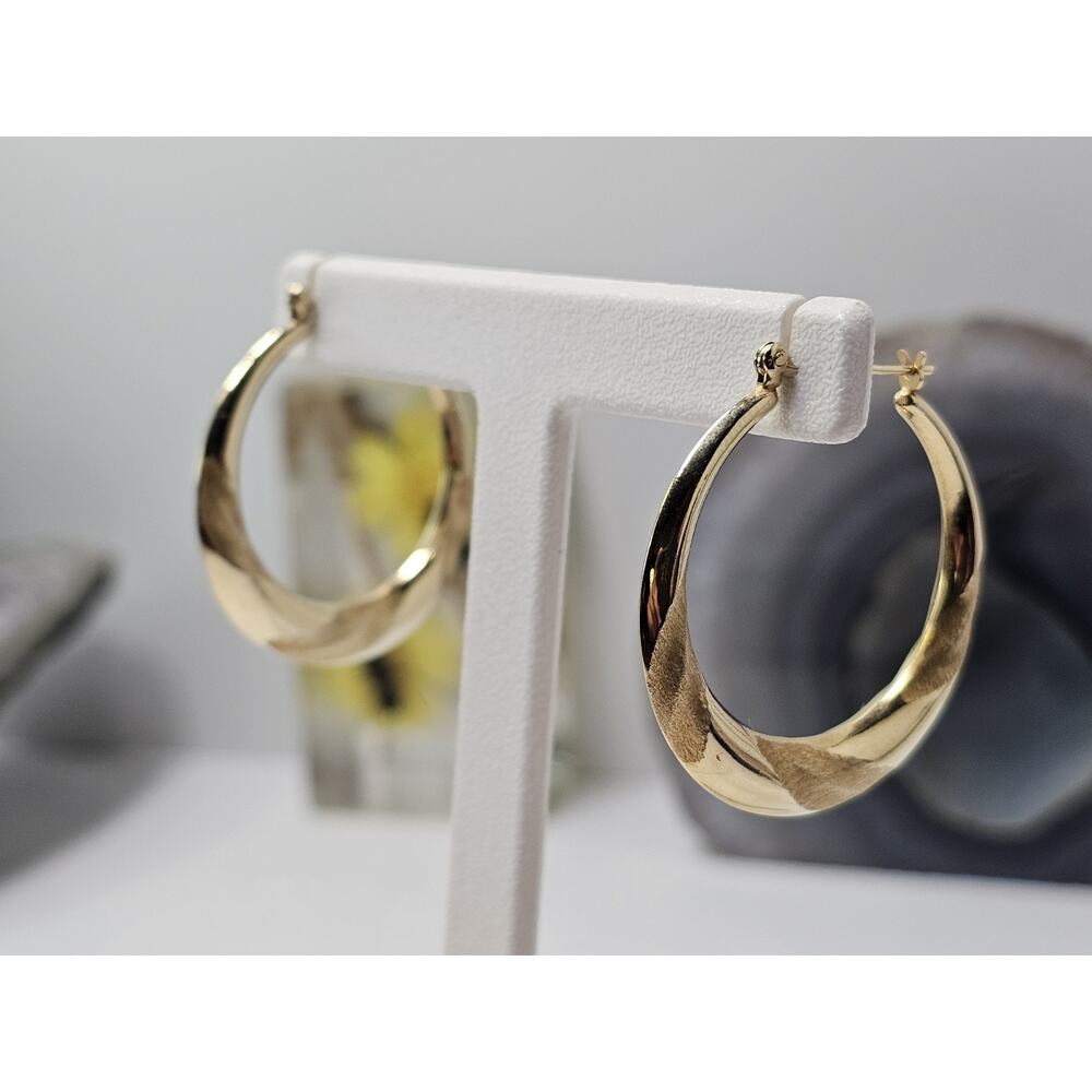 Vintage - Classic 14K Yellow Gold Hollow Multi-Texture Earrings
